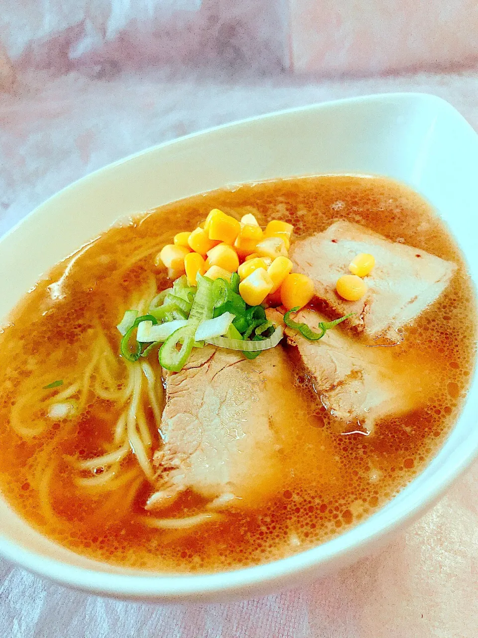 Snapdishの料理写真:背脂たっぷりの鶏ガララーメン😊|かっちゃん杉さん