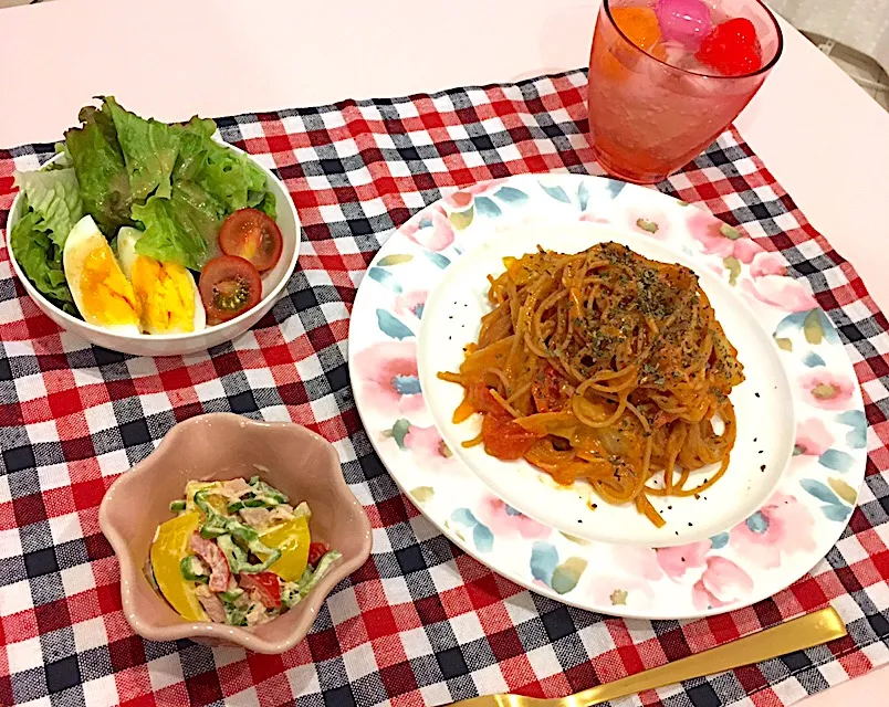 Snapdishの料理写真:#カニカマで作った蟹風味のトマトクリームパスタ|naomiさん