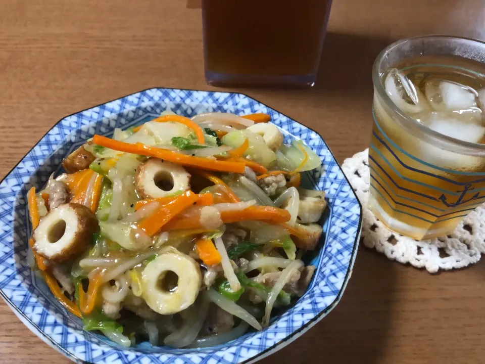 あんかけ焼そばを食べます。|akesanさん