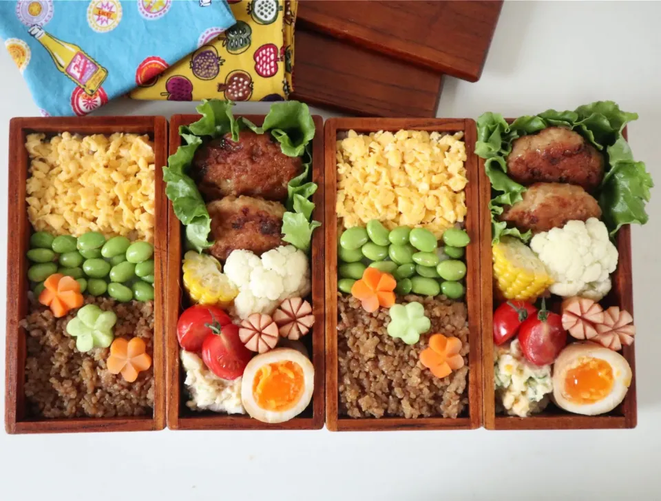 中学生男子年子弁当🍱
三色丼とつくねバーグ|なかじー。さん