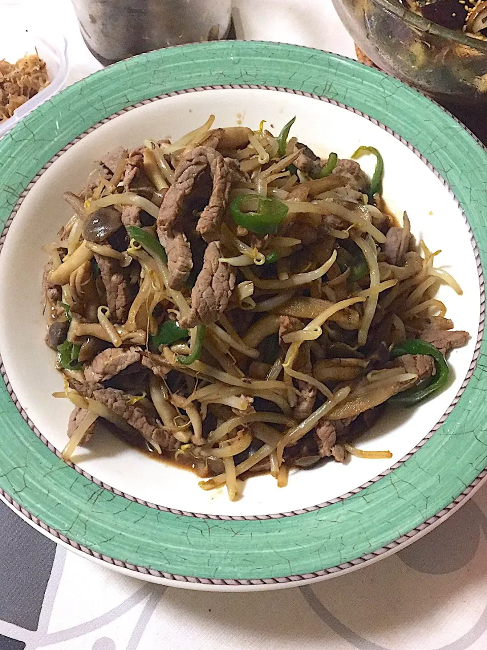 珍しく牛肉、とゴボウピーマンもやしシメジの甜麺醤炒め。|hanakoさん