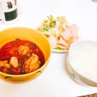 Snapdishの料理写真:鶏肉トマト缶煮込みスープ|ゆうさん