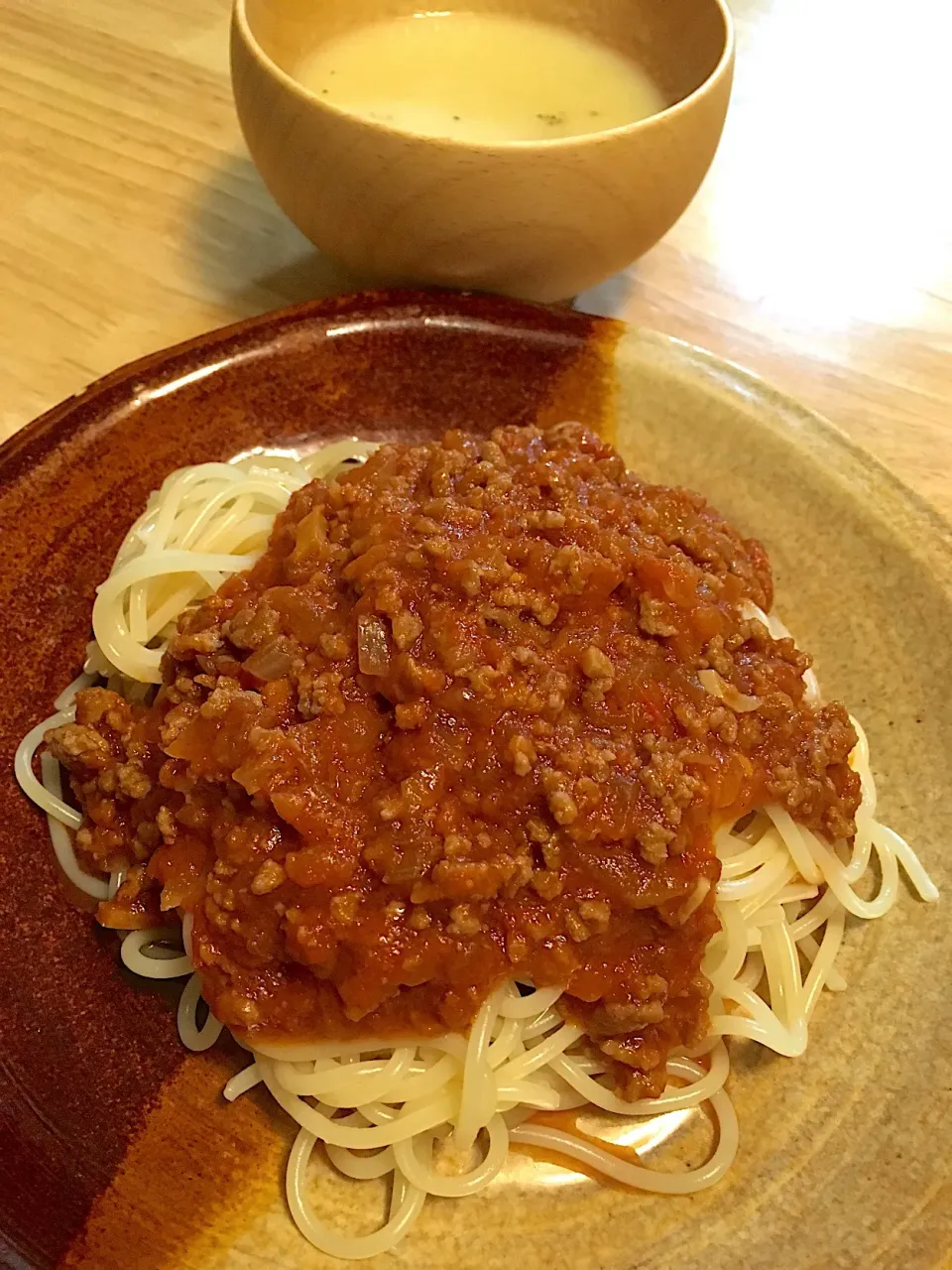 Snapdishの料理写真:ミートソース🍝とジャガイモのポタージュ🥔|さくたえさん