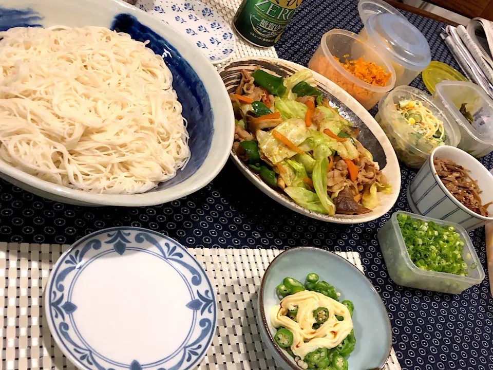 あるものご飯
そうめん、野菜炒め、しりしり、サラスパ、ごぼうきんぴら、めんまなど|amiさん