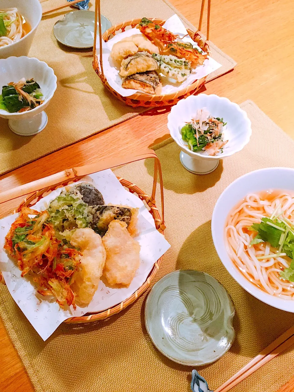 鶏天、桜海老と玉葱三つ葉かき揚げ、
茄子とゴーヤ天、しっ鶏出汁うどん|papinさん