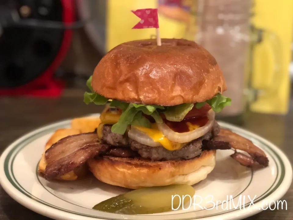 C.B DINER JOHSONでベーコンチーズバーガー|ddr3rdmixさん