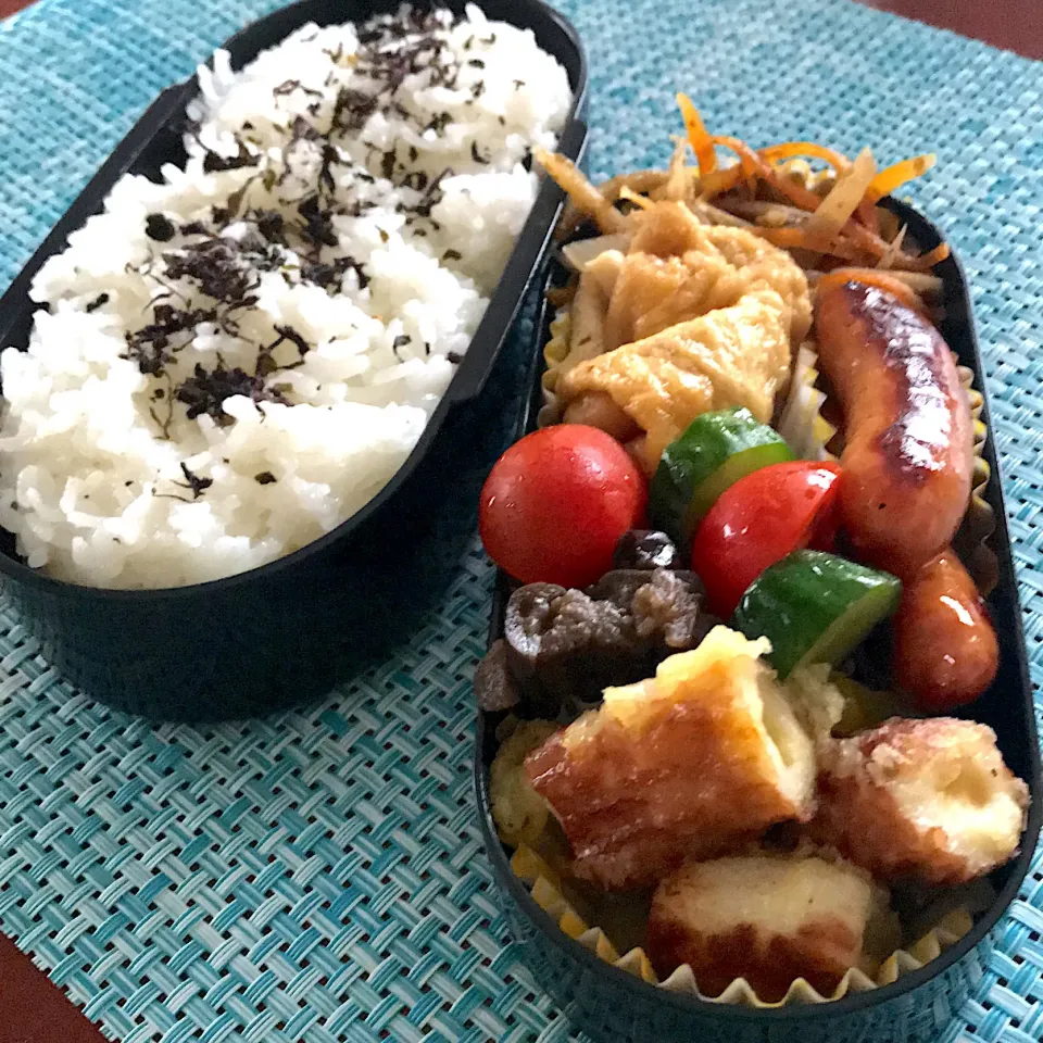 今日のお弁当🍱
自家製ゆかり
今日は茶色多め弁当

🌂持っていくのを
忘れないように

気をつけていってらっしゃい👋😊|mokoさん