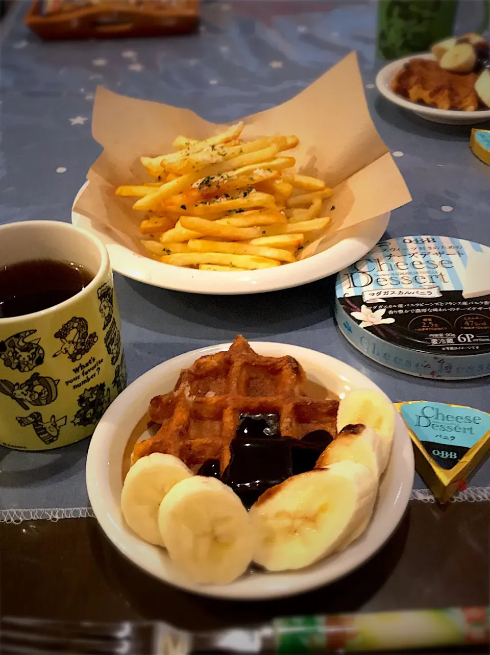 バナナチョコワッフル🍌   フレンチフライ🍟  チーズデザートバニラ🧀  コーヒー☕️|ch＊K*∀o(^^*)♪さん