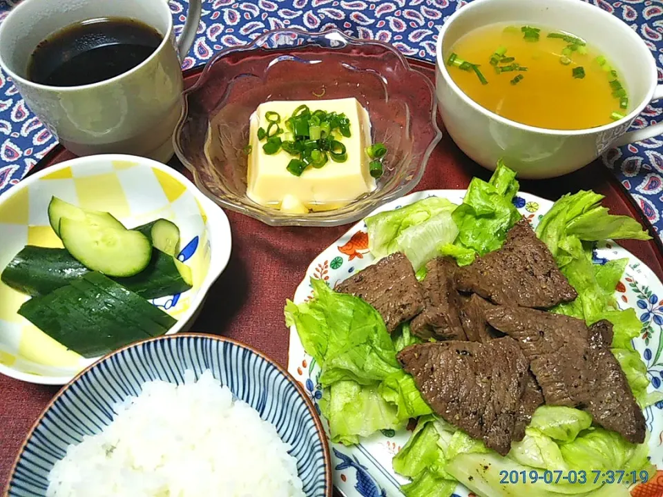 よねばーばの朝ごはん
牛焼肉、レタス添え
玉子豆腐
きゅうりの糠漬け
味噌汁
ご飯、コーヒー|yoneばーばさん