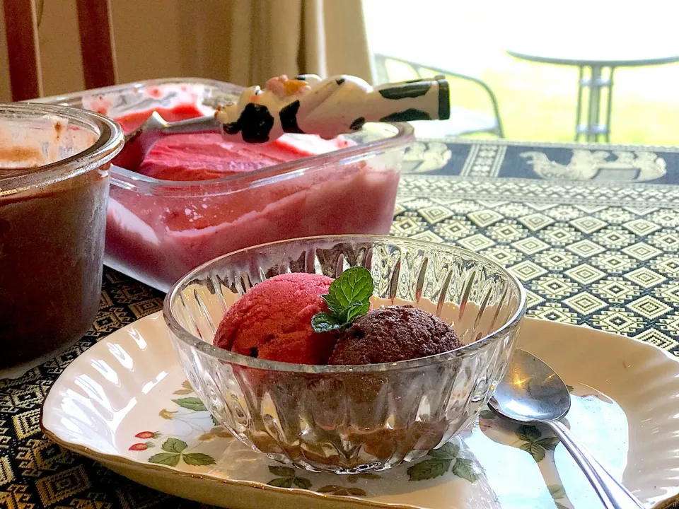 Homemade strawberry and banana chocolate ice cream|Babyluv Cabrera Ocampoさん