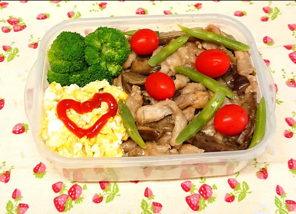 豚肉と茄子の生姜炒めのっけ弁当♥️|みちゅあしさん