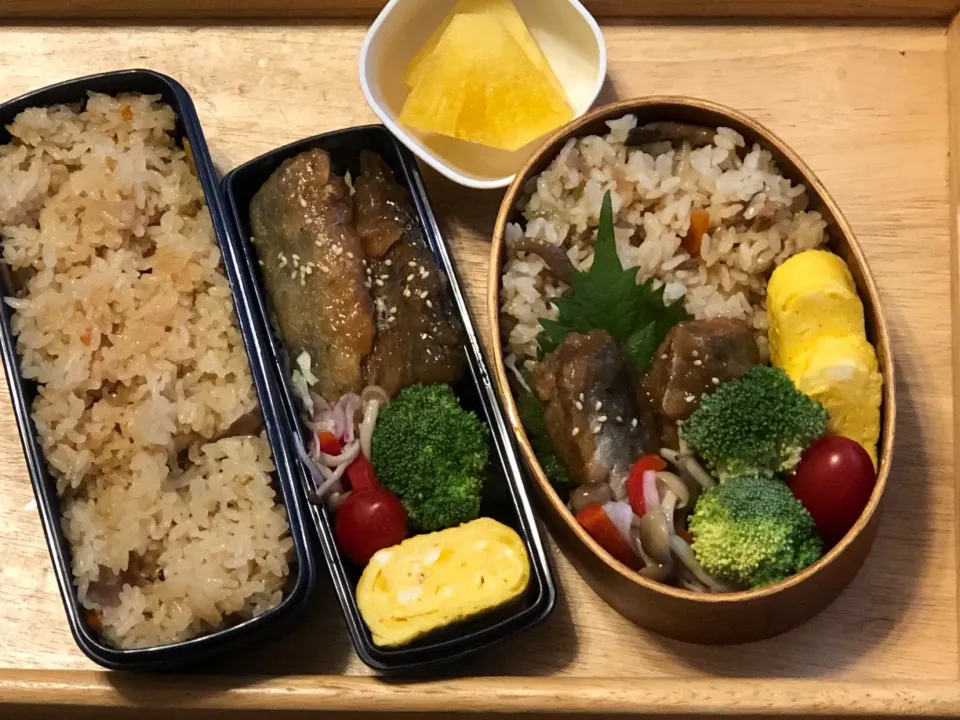 Snapdishの料理写真:五目釜飯と味の甘酢漬け 弁当|弁当 備忘録さん