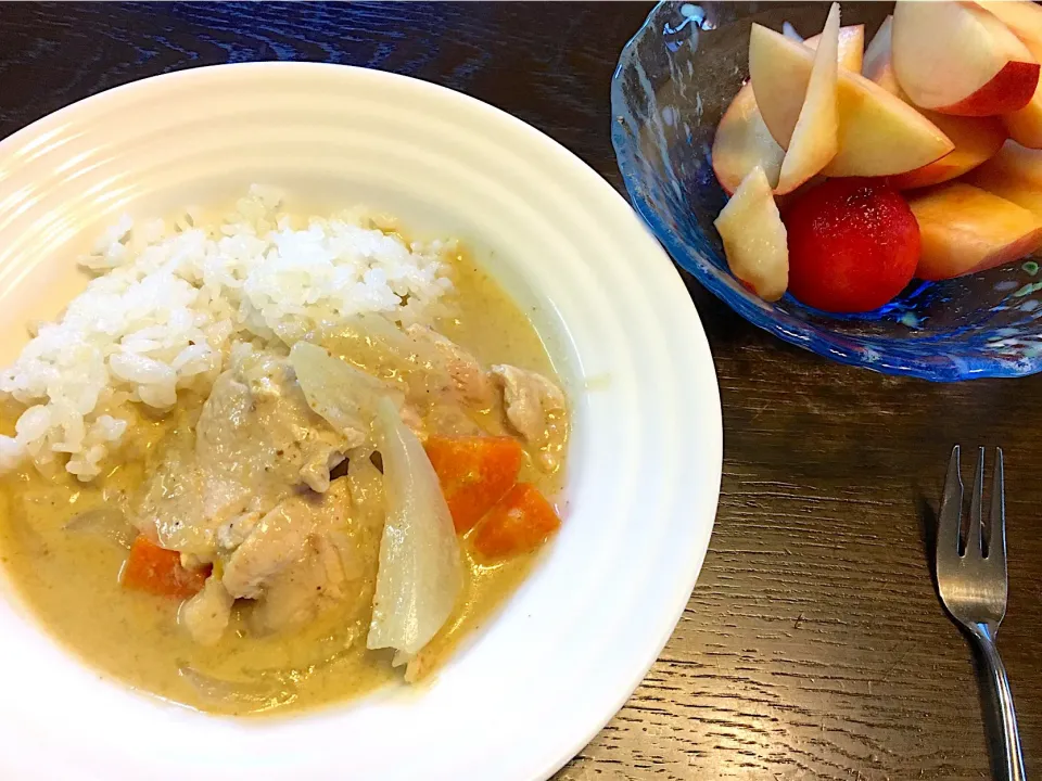 イエローチキンカレー
桃&すもも|カドラさん