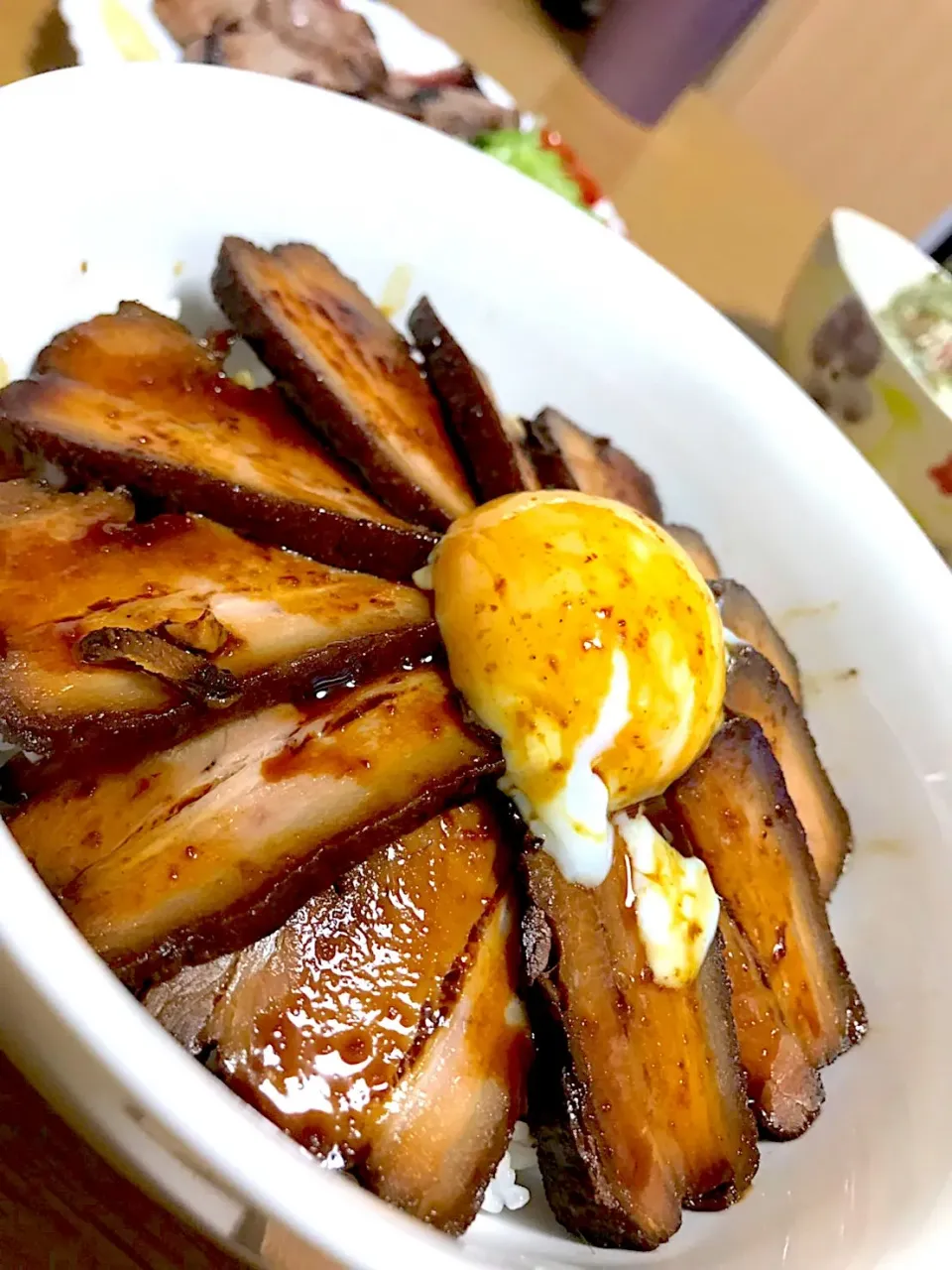 但馬屋、豚バラ角煮丼|爰音さん