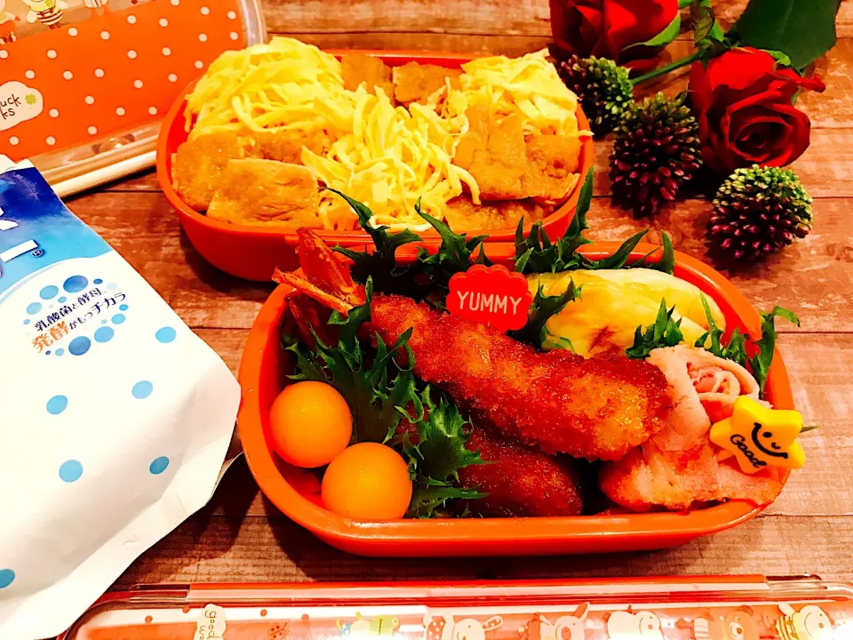 Snapdishの料理写真:JKお弁当
#海老フライ甘辛煮
#チーズ入り笹かま
#ベーコンくるくる巻き
#とまと
#包まないおいなりさん
保冷剤がわりの
#冷凍ジュース
#カルピス
#JKお弁当|いちごさん