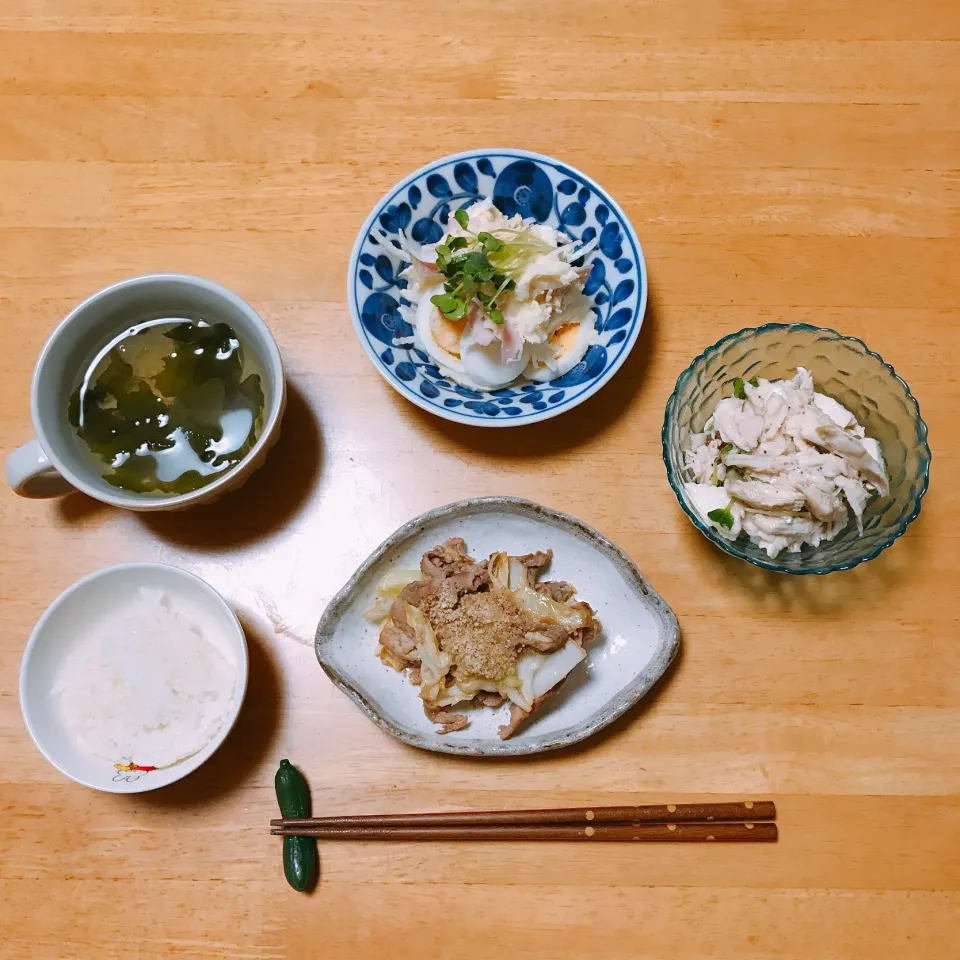 豚バラキャベツのごま味噌炒め🥬
タマポテサラ🥚|ちゃみこさん