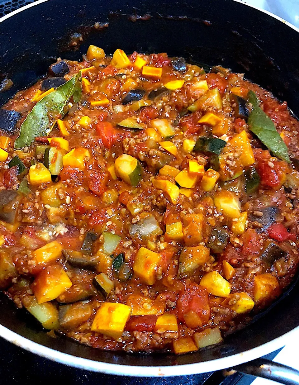 Snapdishの料理写真:トマト缶を使って20分で作るひき肉となすのカレー レシピ・作り方 by あーにゃ8129｜楽天レシピ〜アレンジバージョン〜🙌 #無水カレー|ゆかりさん