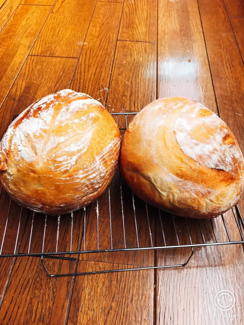 ただいま焼きたてパン
長女バースデー🍞
何が、食べたい？と聞いたら😆😆
カンパーニュだと💕😊💕|Harumiさん