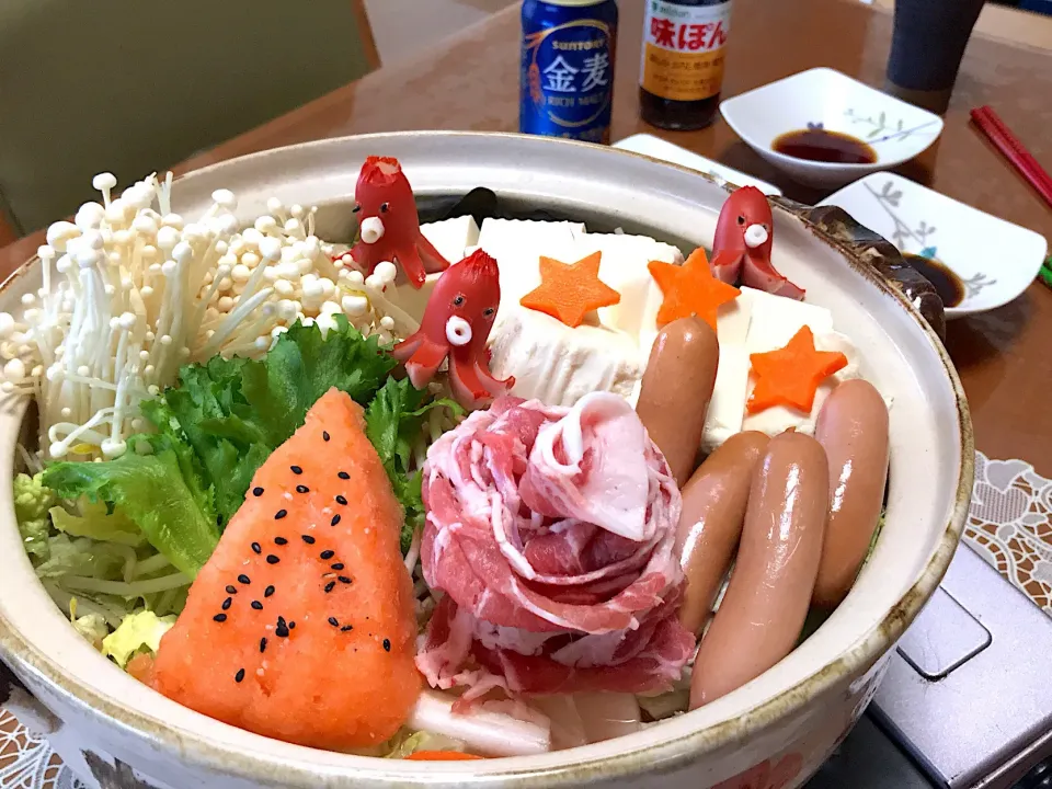 夏の水炊き鍋🎀さっぱりポン酢ともみじおろしのスイカと共に

#水炊き鍋#金麦 #金麦のある食卓 #クーラーガンガンにして#食べます#夏も鍋|makoさん