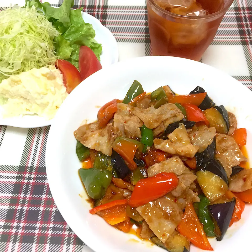 豚バラ肉と茄子ピーマンの豆板醤炒め|まみっこさん