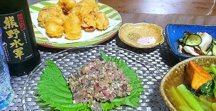 鯵のなめろう🐟
たこ🐙の天ぷら
厚揚げと小松菜のみぞれ煮
しいたけときゅうりの酢の物🍄🥒
   🍶|bisenさん