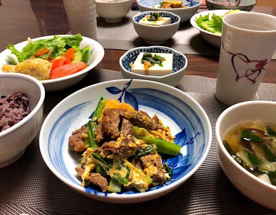 Snapdishの料理写真:牛肉と青梗菜のオイスター卵炒め|krchopさん