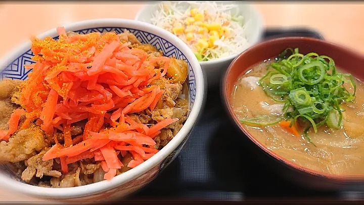 深夜の紅丼+とん汁セット|津田 健次 Kenji Tsudaさん