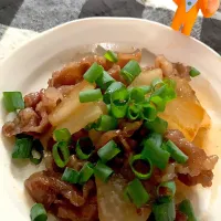 Snapdishの料理写真:大根と豚肉の甘辛煮|ayudonさん