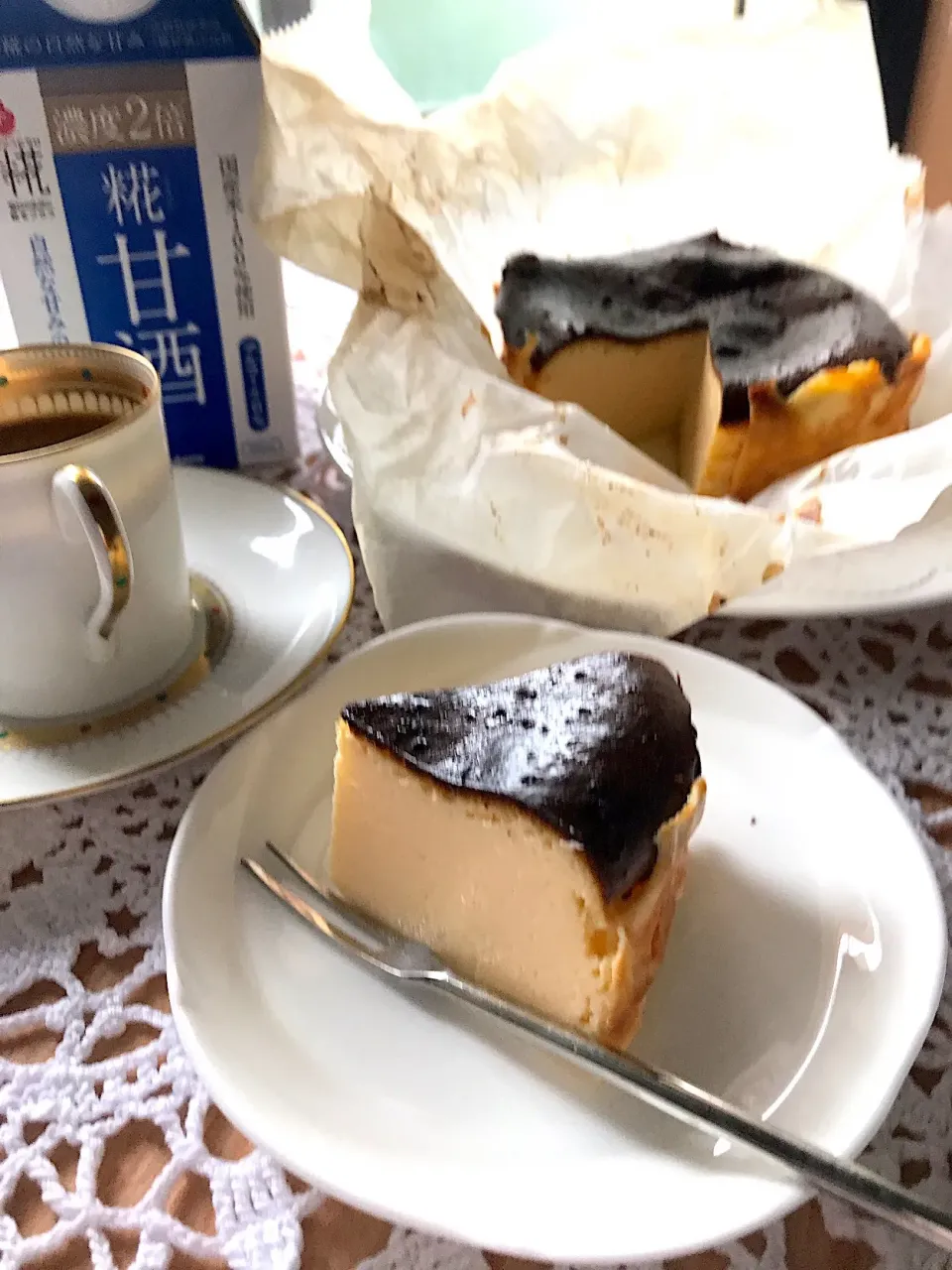 Snapdishの料理写真:麹甘酒と水切りヨーグルトでバスクチーズケーキ作りました🍰 #麹甘酒#水切りヨーグルト#バスクチーズケーキ|とんちんさん