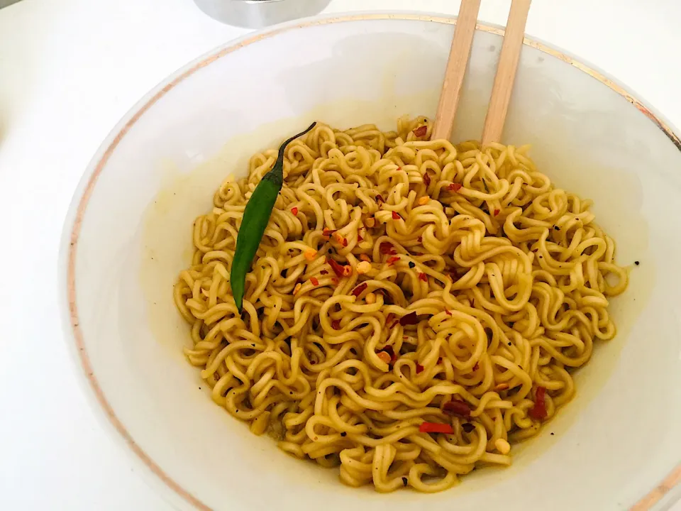 #Instant noodles 
Few ingredients added ☺️|foodsnapさん