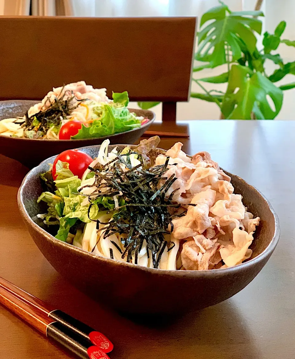 冷しゃぶサラダうどん🥗|由美さん