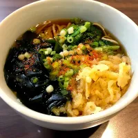 Snapdishの料理写真:わかめ蕎麦|timi2さん