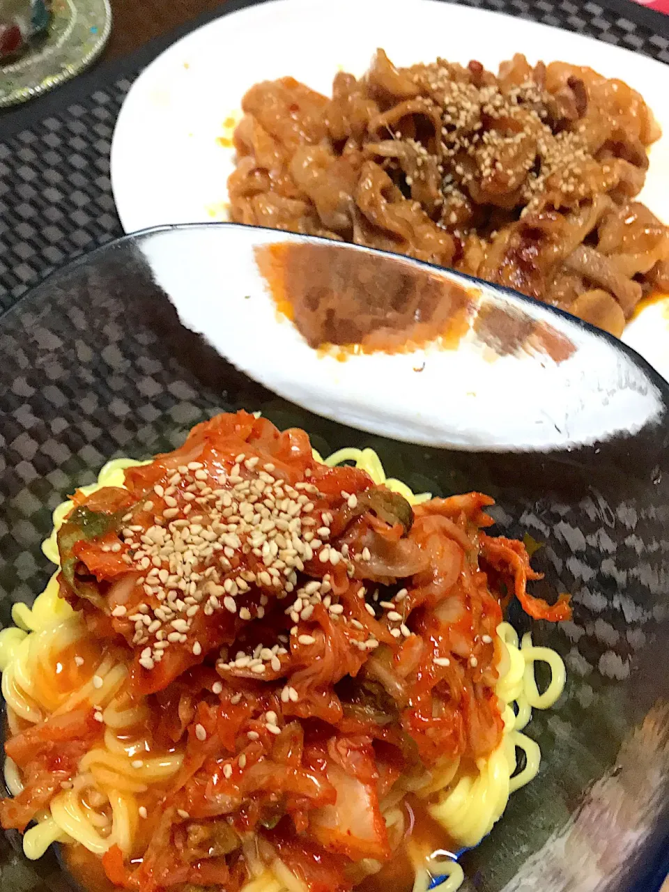 糖質0麺の『ビビン麺』&キムチ味の豚バラ肉🐽|ま〜てぃんさん