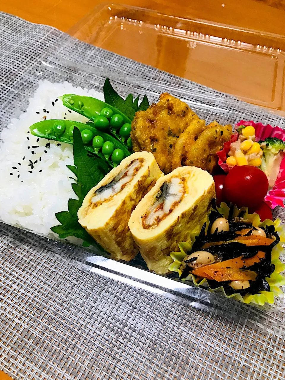 鰻巻き弁当。レンコンのはさみ揚げ。|ちはるさん