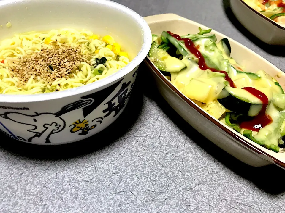 Snapdishの料理写真:#夕飯  ポテサラふう温野菜チーズのせ、スヌーピー サッポロ一番塩ラーメン|ms903さん