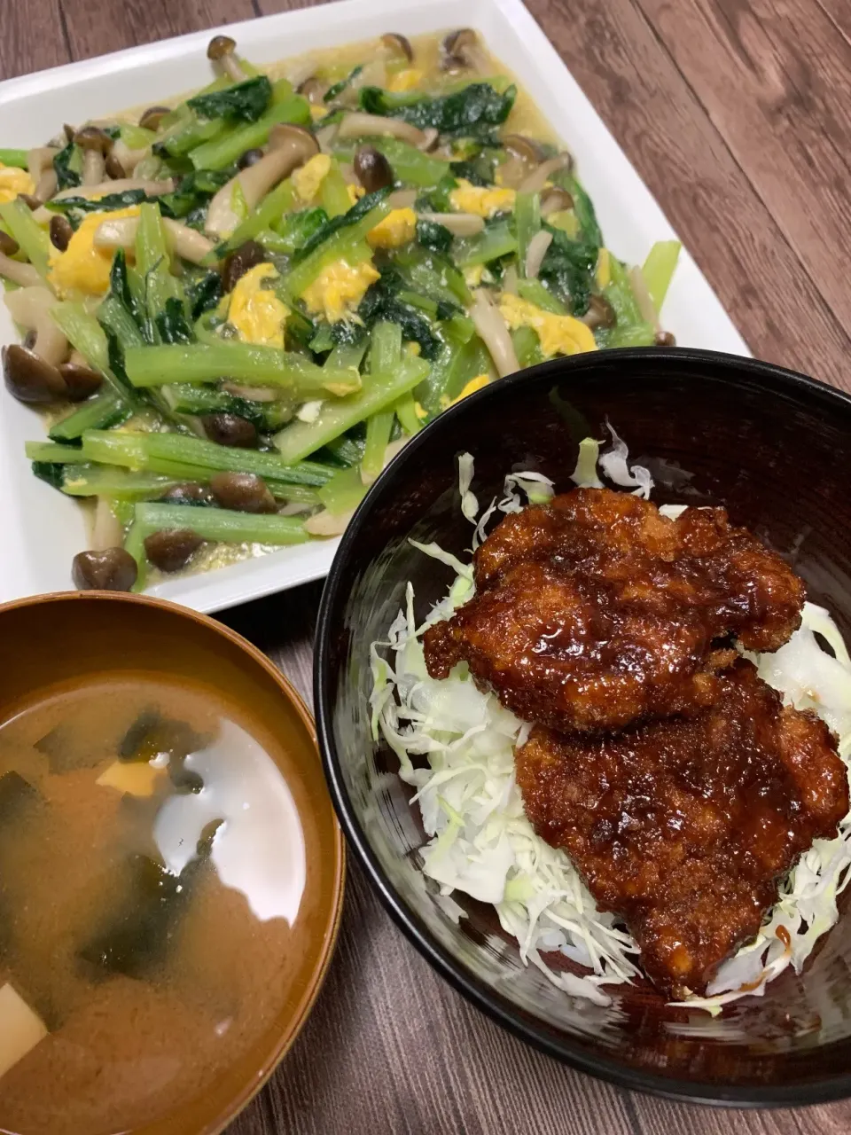 ソースカツ丼☆小松菜と卵炒め|MEGUMIさん