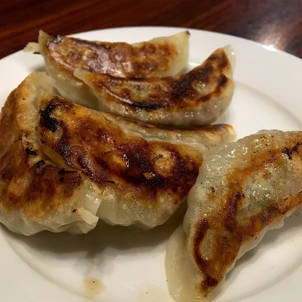 たは～っ(　ﾟдﾟ)ﾝﾏｯ!
餃子、うましッ🥟🥟🥟|ぽんたさん