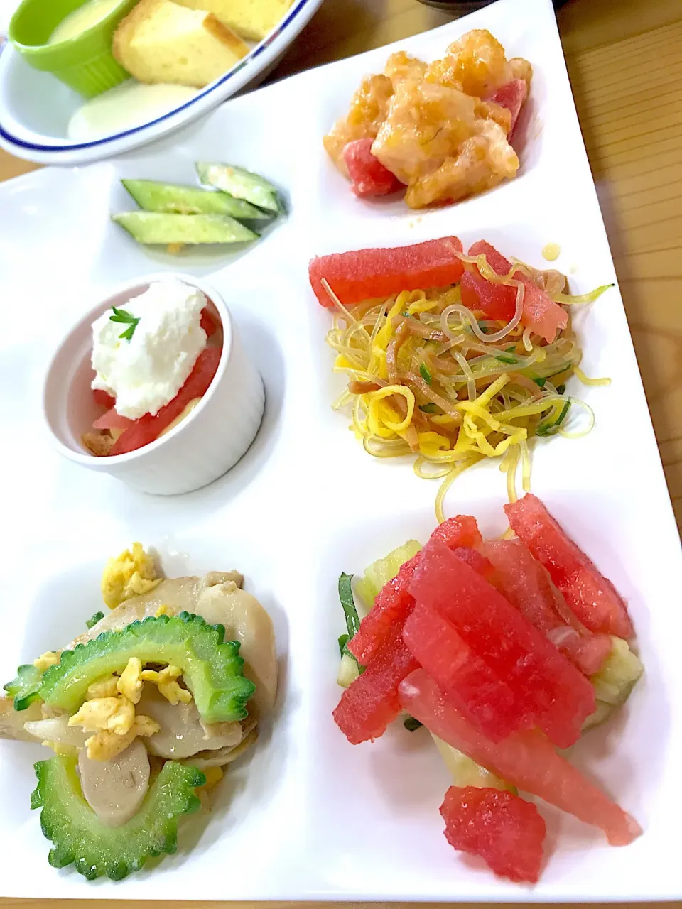 Snapdishの料理写真:yuuyuumamさんの料理 yuuyuumamさんの料理 地産地消の食べ放題♡スイカづくしでおいしかった～(๑ ́ᄇ`๑)|yuuyuumamさん