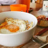 Snapdishの料理写真:そぼろ目玉焼き丼|くりぽの助さん