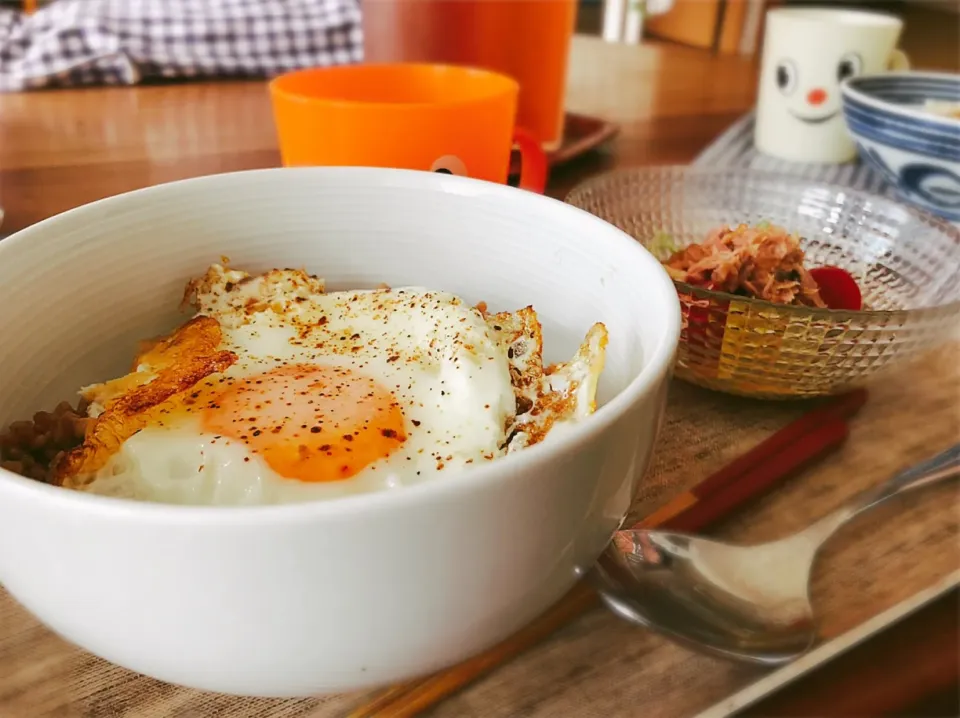 Snapdishの料理写真:そぼろ目玉焼き丼|くりぽの助さん