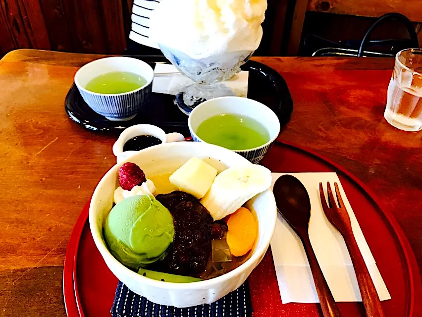 クリームあんみつ
抹茶アイスクリーム🍨黒蜜をかけて
#あんみつ
#デザート|いちごさん