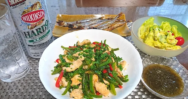 ささみと家庭菜園のピーマンの
にんにく炒め
カボチャサラダ🥗
ししゃも🐟
めかぶ🥂|bisenさん