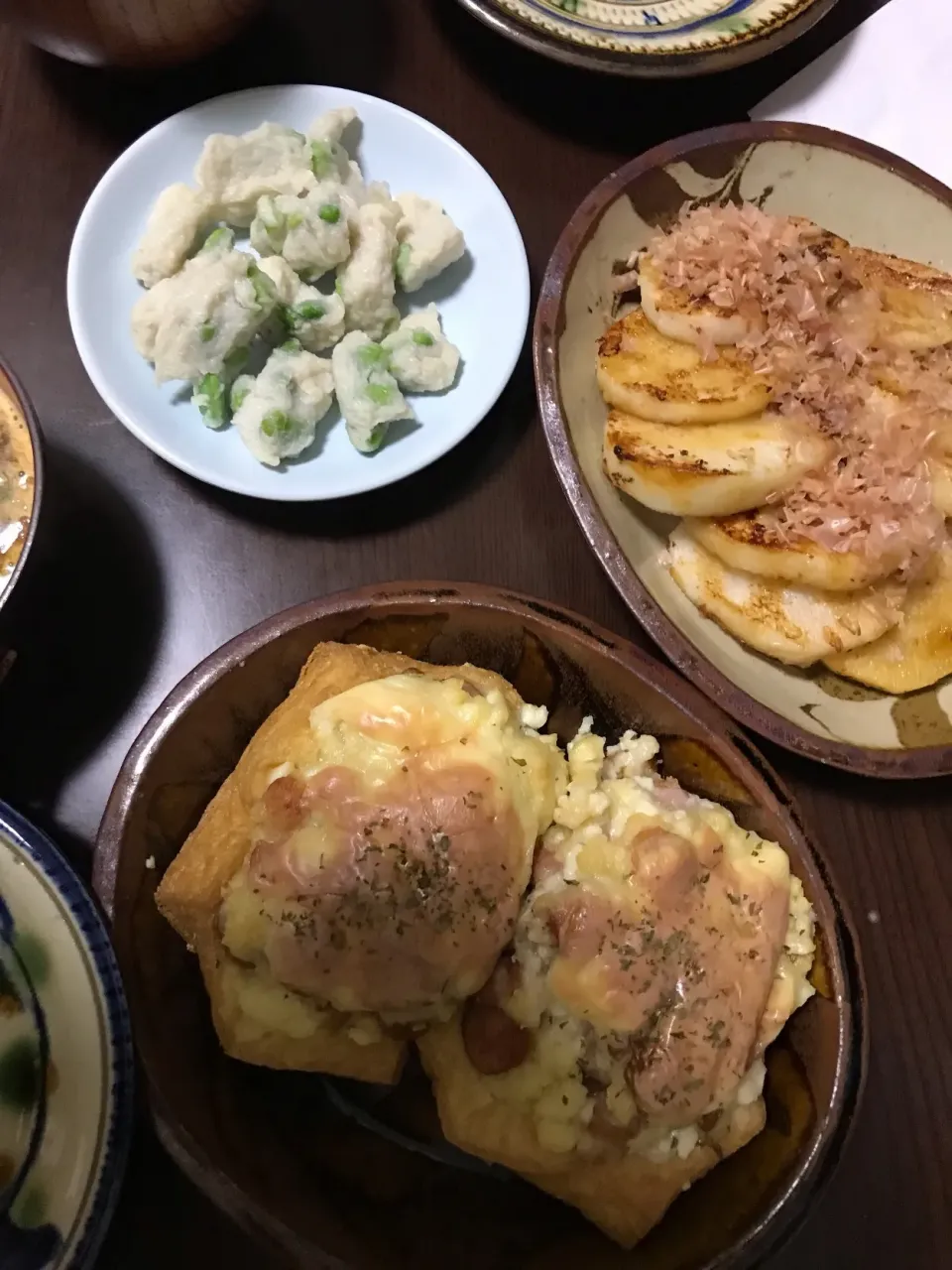 7月6日晩ご飯。お昼食べすぎでお腹すいてないので厚揚げグラタンと焼き山芋、練りもの。|あやさん