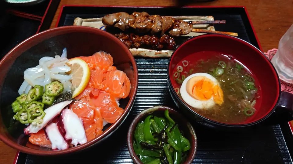 Snapdishの料理写真:海鮮丼で 手抜きご飯〰️💦💦|ちかっちさん