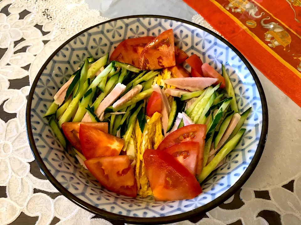 お休みの日は、冷やしラーメン🥘
 #札幌  #中島公園  #冷やしラーメン|Yukie  Toriseさん