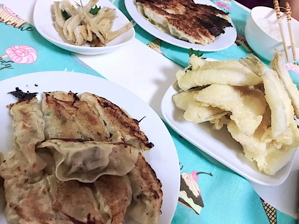 手作り餃子🥟とキスの天ぷら😋|ゆきさん