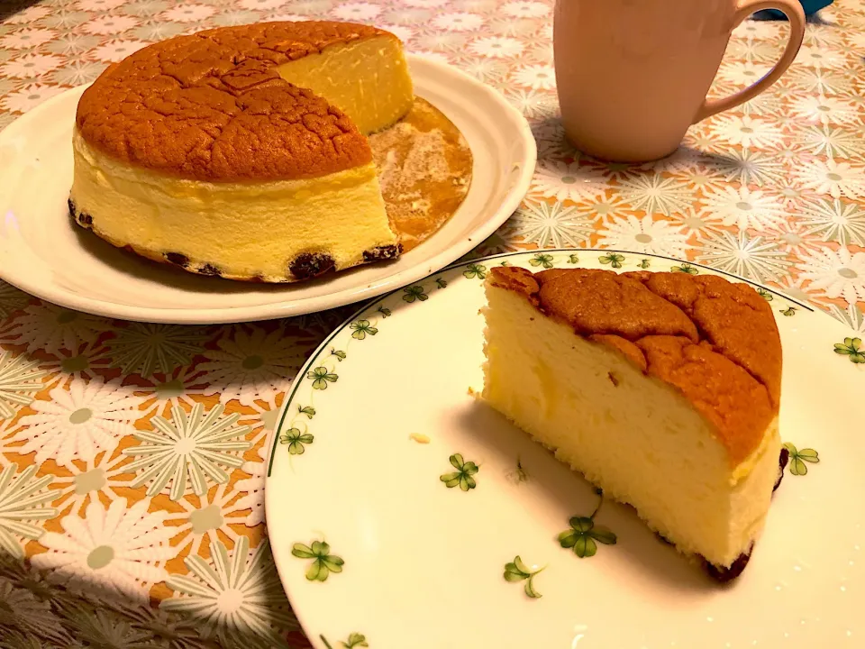 Snapdishの料理写真:りくろーおじさんのチーズケーキ|FKTMPさん