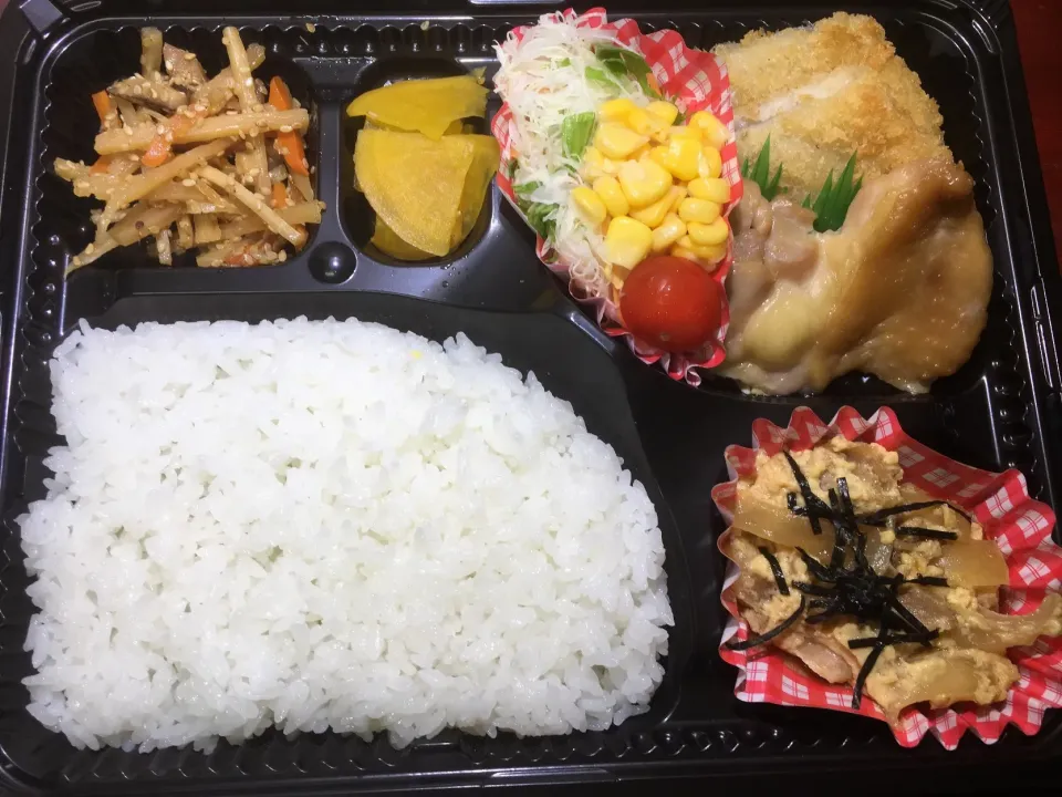 鶏の照り焼き 日替わり弁当 宅配ランチ 豊川市配達|Naokazu Kuritaさん