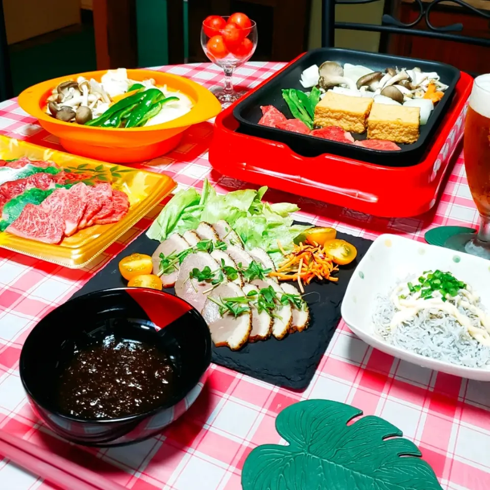 愛媛県産黒毛和牛の焼き肉
しらすネギマヨポン
紅茶鴨パストラミサラダ
夏野菜たっぷり~
霜降りひらたけ🍄
厚揚げ
すもも🍑|yukaringoさん