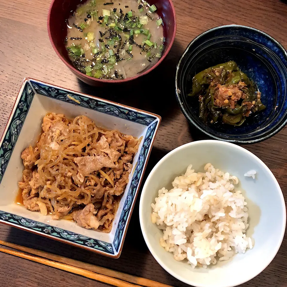 豚バラのしぐれ煮
万願寺とうがらしのおかか醤油炒め
茄子のお味噌汁|モスグリーンさん